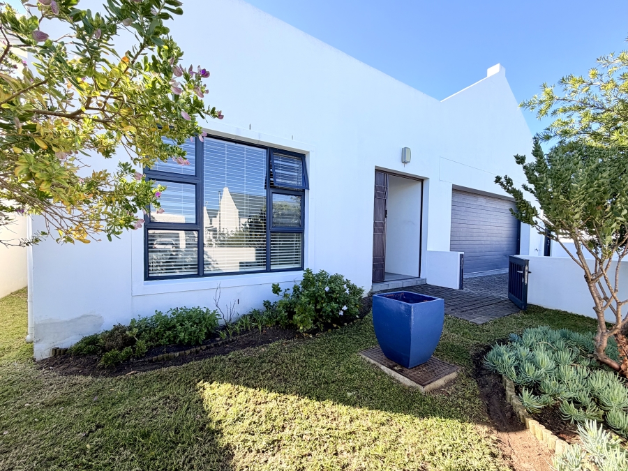 3 Bedroom Property for Sale in Sandbaai Western Cape
